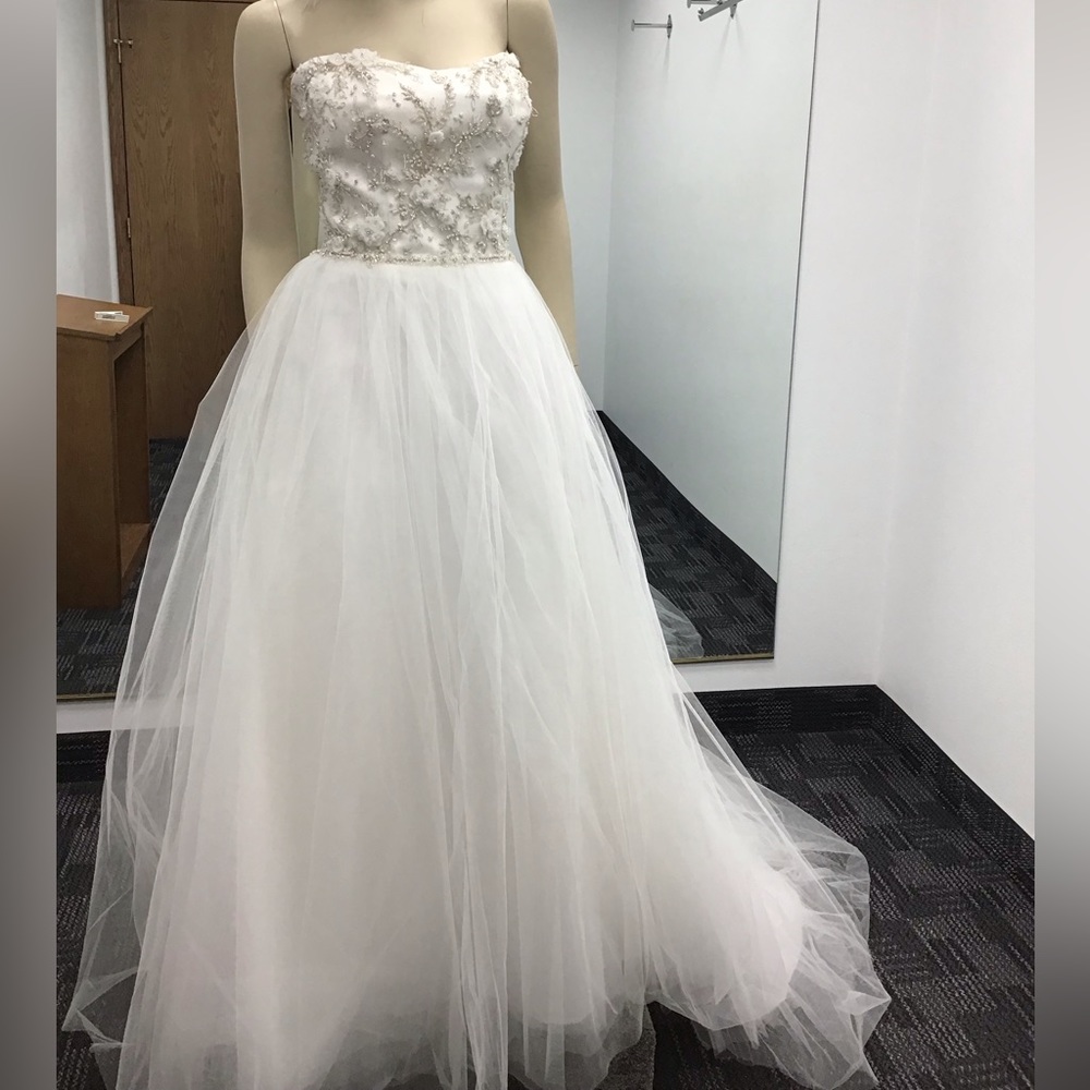 NWT Casablanca Bridal #2137 Ivory Wedding gown size 14